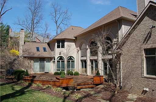 1st image of 1918 Valleyview Dr