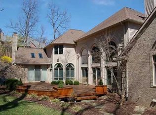 1918 Valleyview Dr, Ann Arbor, MI 48105