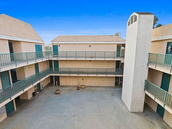 2nd image of 2052 N Bush St APT 207