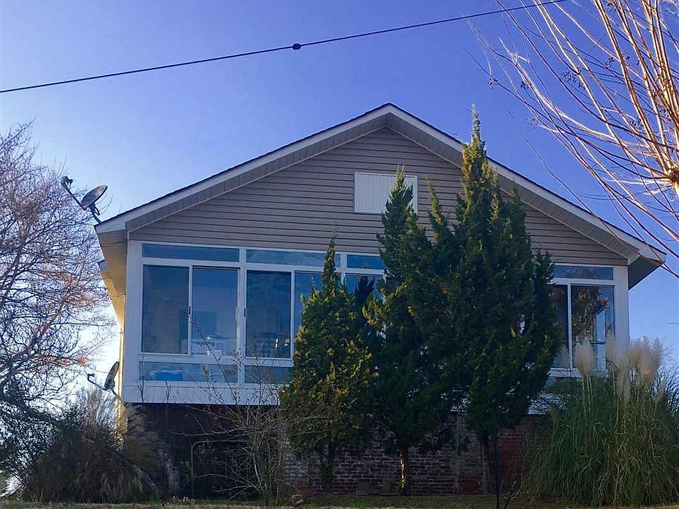 2nd image of 212 Costner Dr
