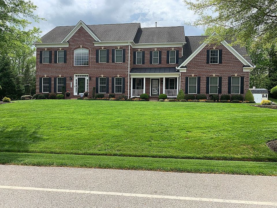 1st image of 15014 Dahlia Dr