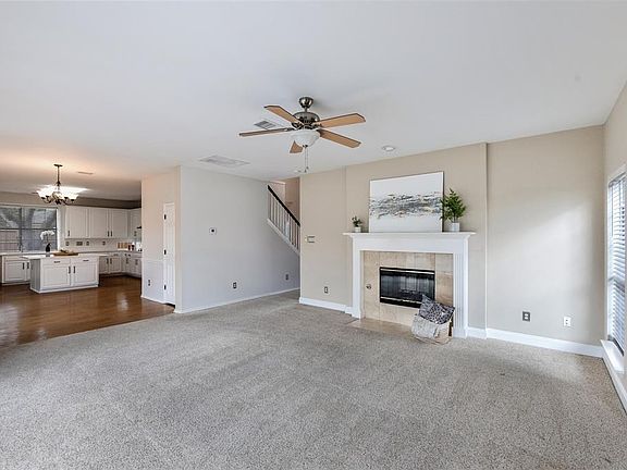 4th image of 2701 Donnington Dr