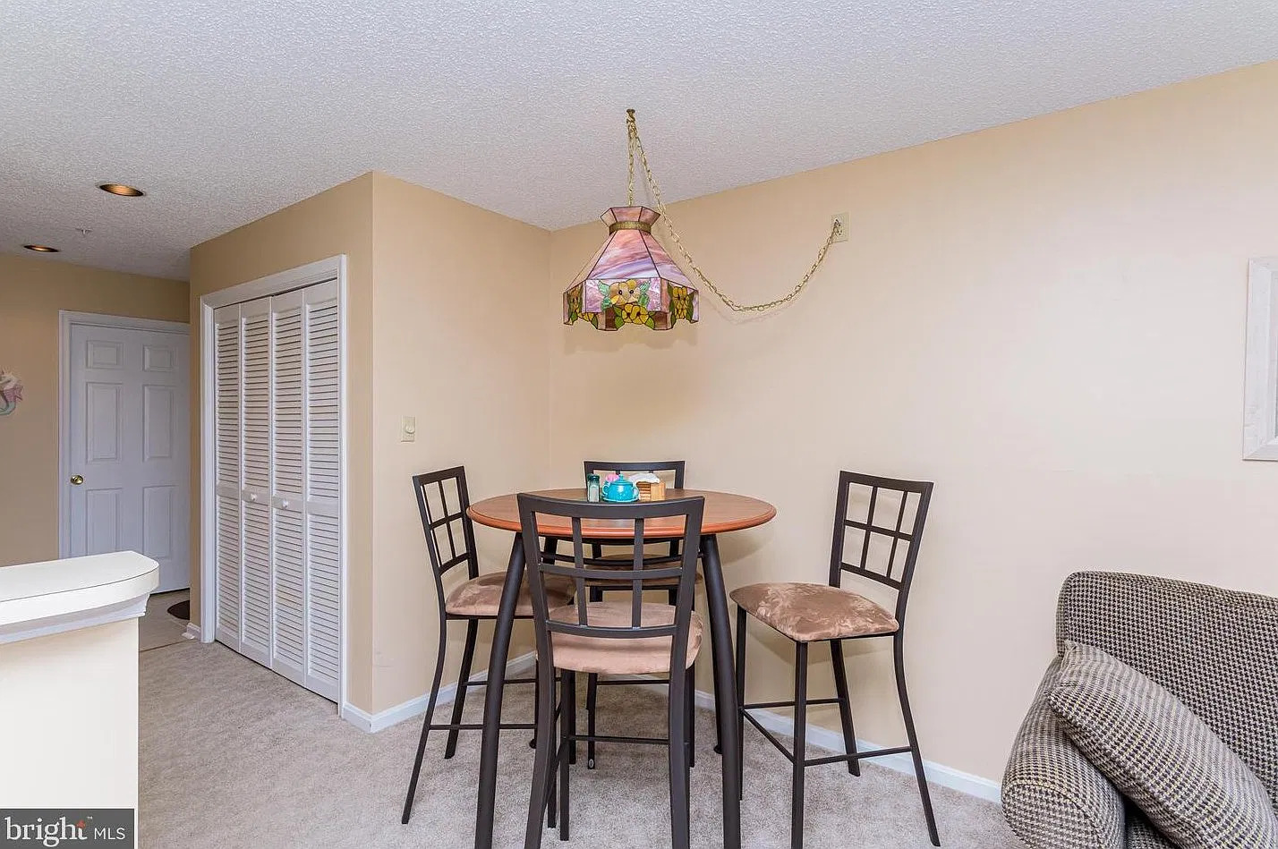 1 bed, 1.5 bath, 602 sqft, $1,500 — Photo 2