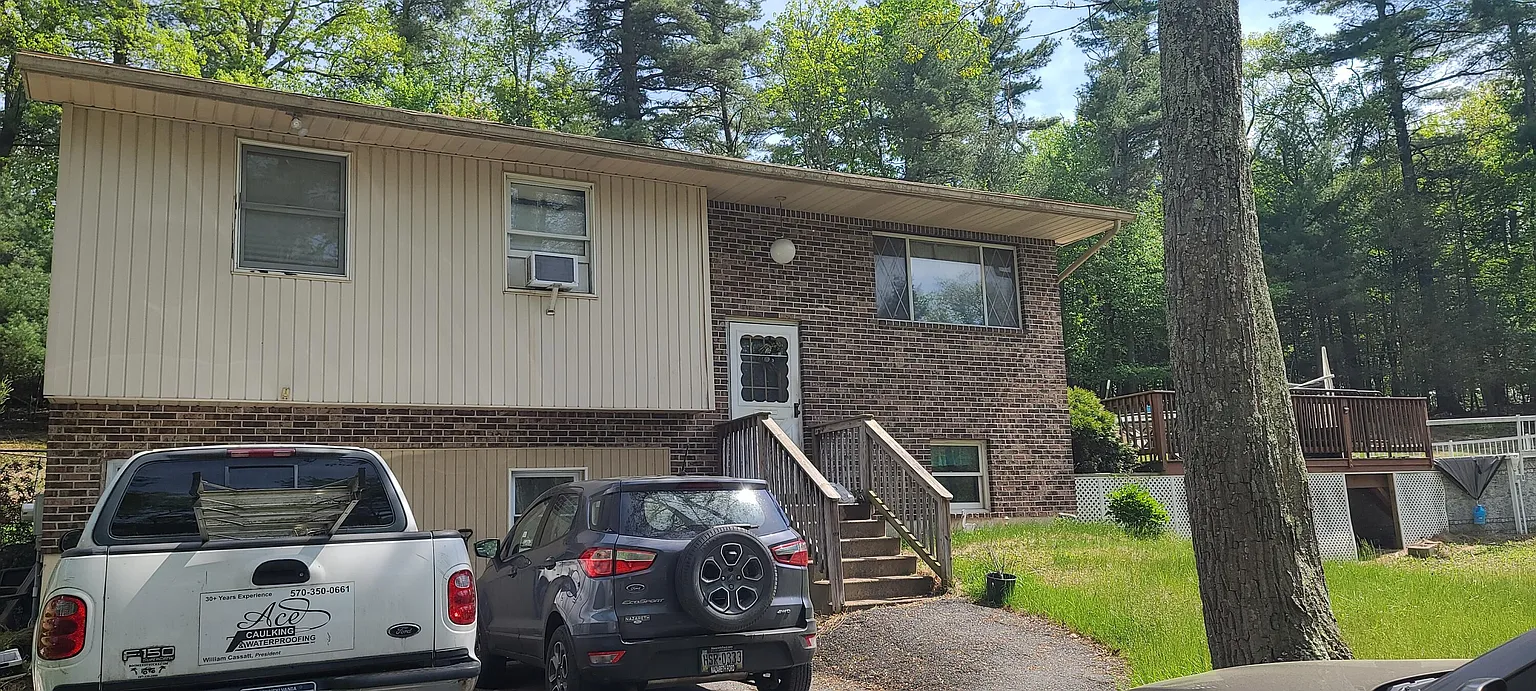 2542 Highview Dr photo 1