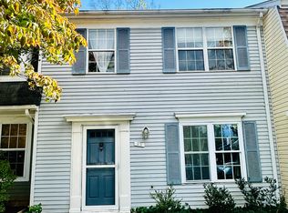 25 Bickel Ct, Sterling, VA 20165