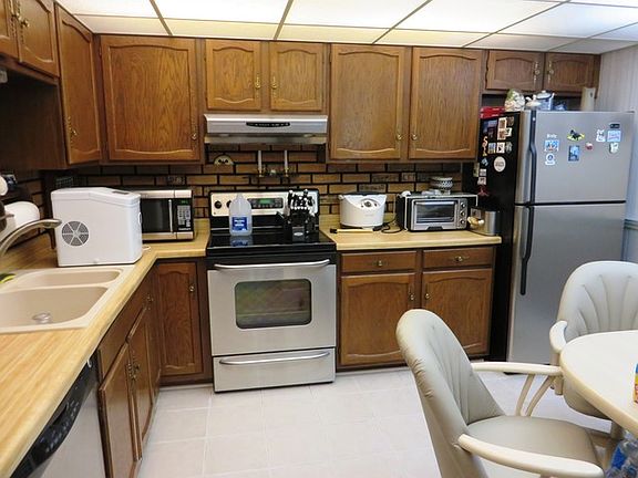 5th image of 450 Plum Creek Dr APT 106