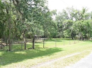 4310 Castlewood Rd, Seffner, FL 33584