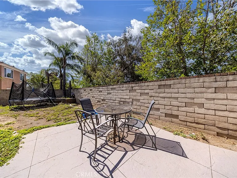 5457 Martingale Way — Photo 32