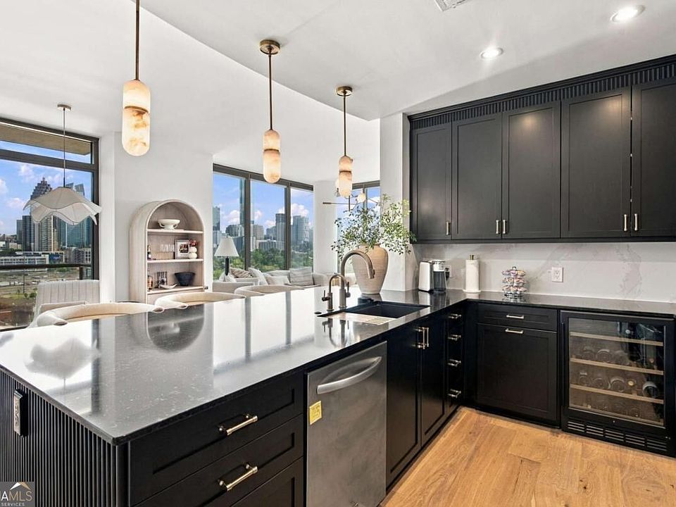 1st image of 270 17th St NW Unit 901