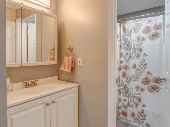 1121 Walnut St #N7, Bremerton, WA 98310
