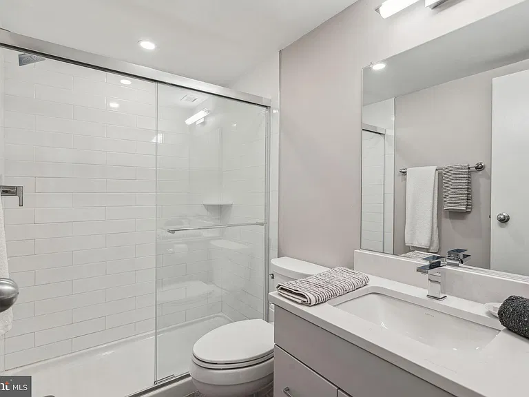 875 Sansom St #1618 — Photo 21