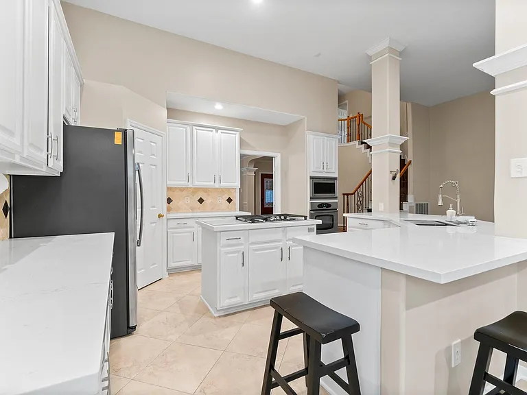 83 Terraglen Dr — Photo 10