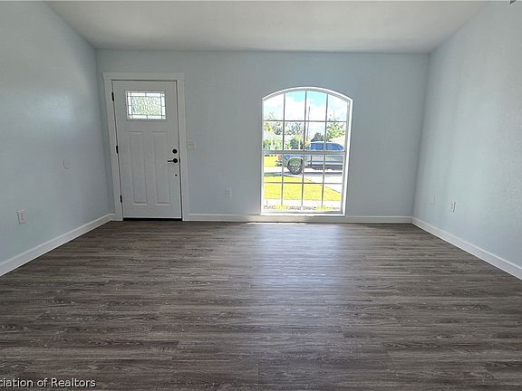 4th image of 5201 Diamond Dr