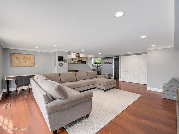 3rd image of 1802 E Basswood Ln