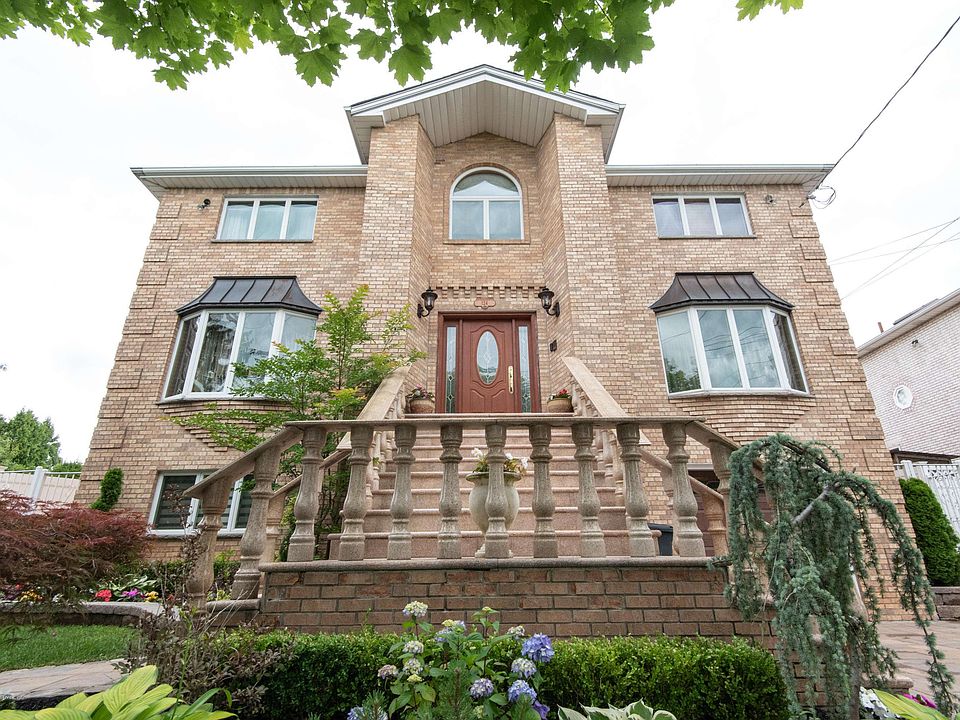 1st image of 124 Connecticut St