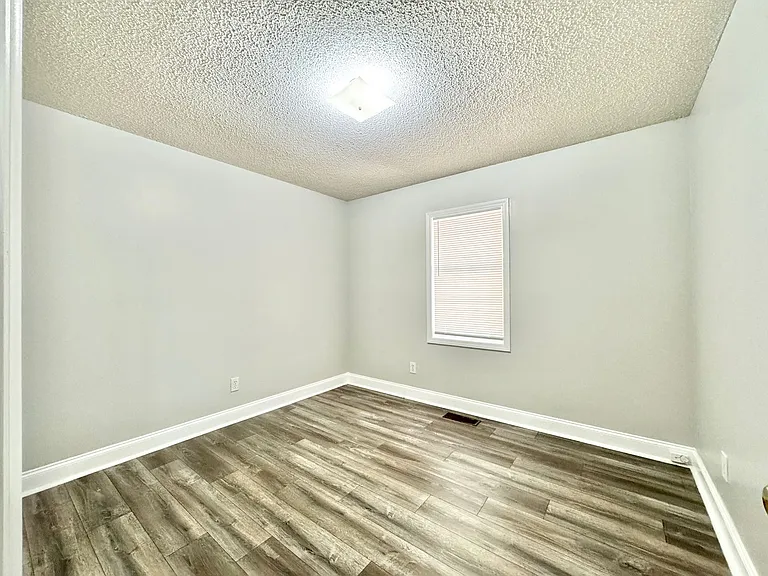 3807 Baylor St #B — Photo 9