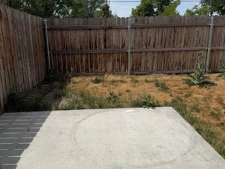 1039 NE Emerald Dr — Photo 24