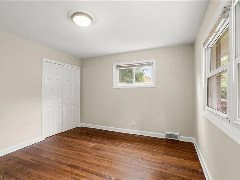 1200 Lamont Dr — Photo 11