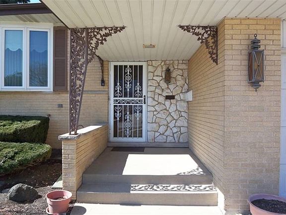 2nd image of 9254 N Callero Dr