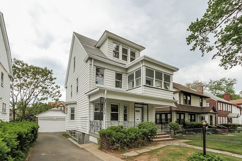 1st image of 61 Hillcrest Ter