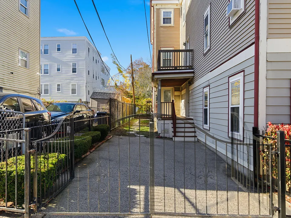 25 Sutton St #25