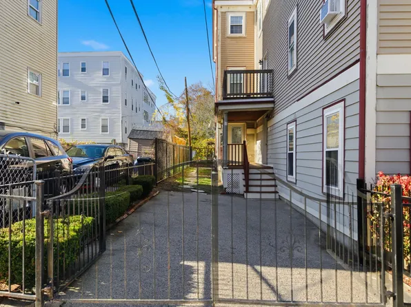 25 Sutton St Unit 25, Mattapan, MA 02126