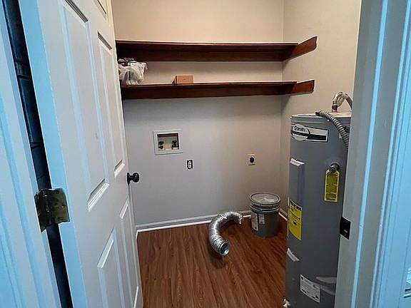 3rd image of 3308 Woodbrook Dr