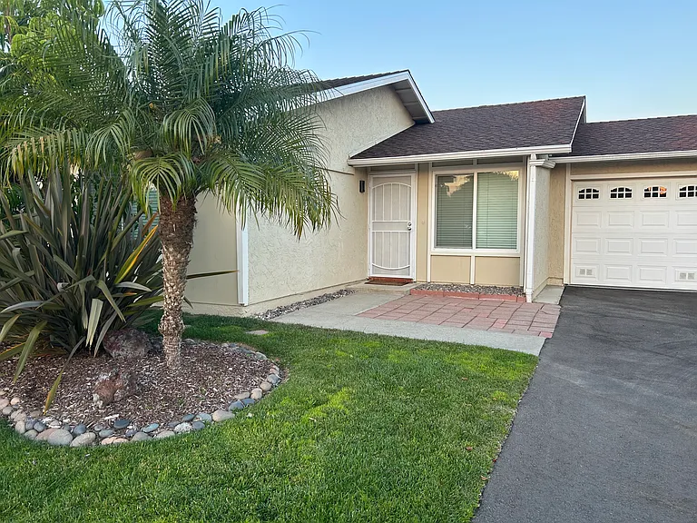 Peacock Blvd — Photo 1