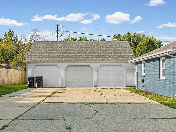 4th image of 1011 Teal Rd