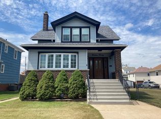 1420 Amy Ct, Whiting, IN 46394