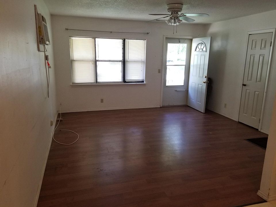 1st image of 1913 Sanders Ave