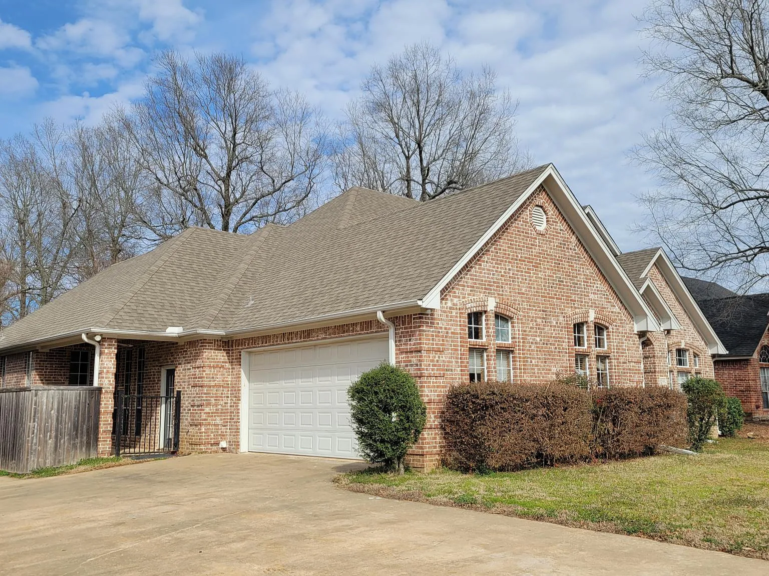 4 bed, 2396 sqft, $2,350 — Photo 3