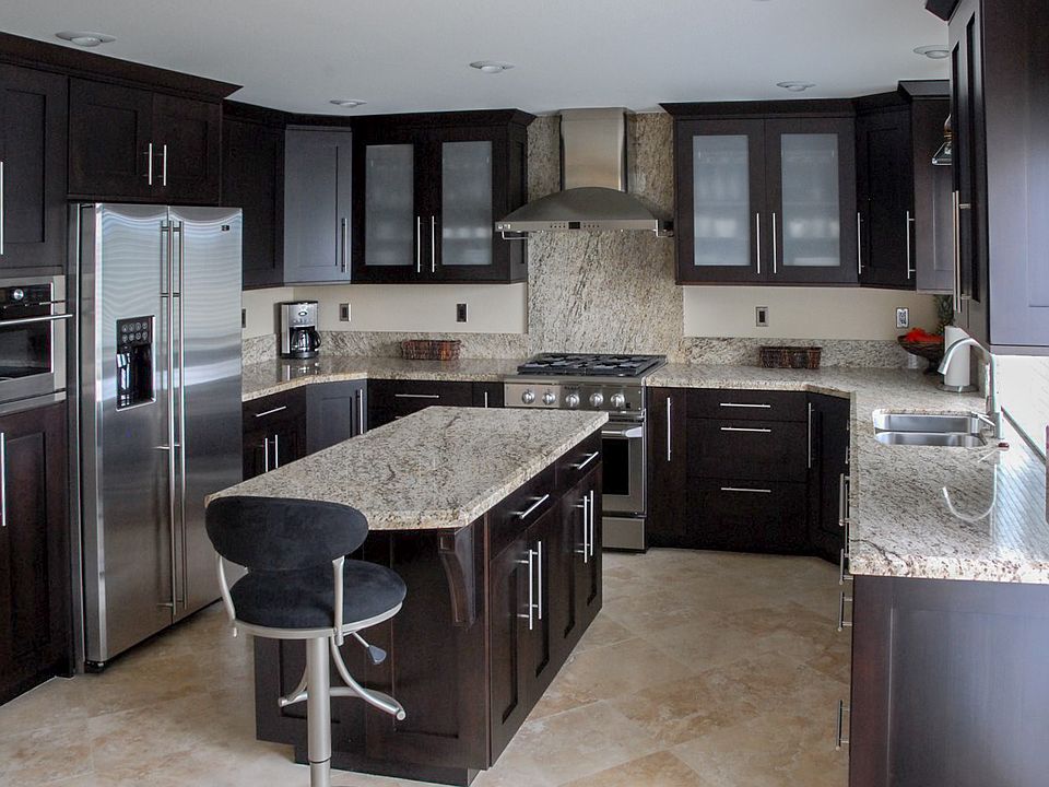 2nd image of 4 Maple Dr