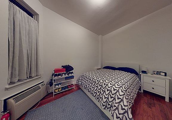 4th image of 210 E 90th St APT 2B