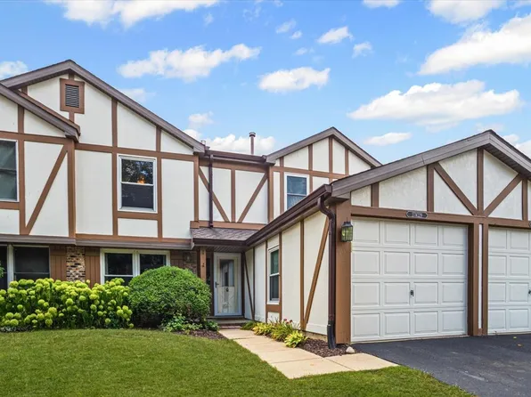 27W229 Providence Ln, Winfield, IL 60190