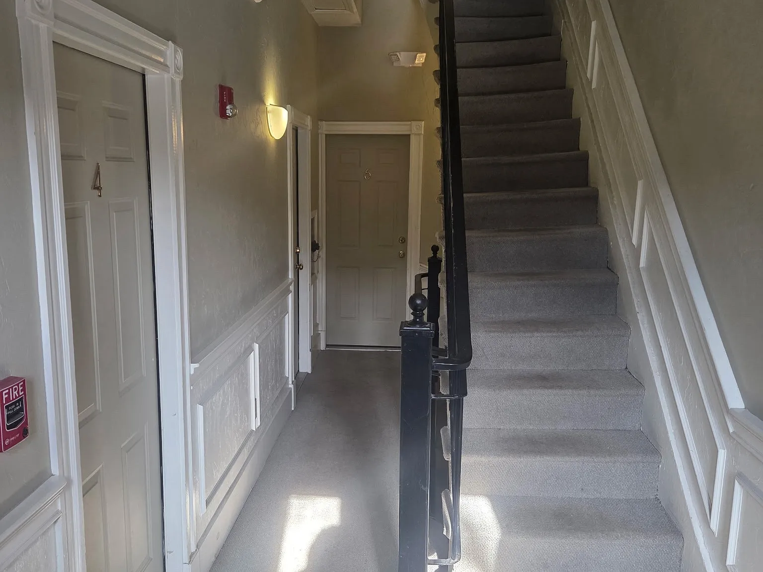 Studio, 300 sqft, $1,975 — Photo 3