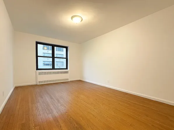 315 East 56th Street image 3 of 6