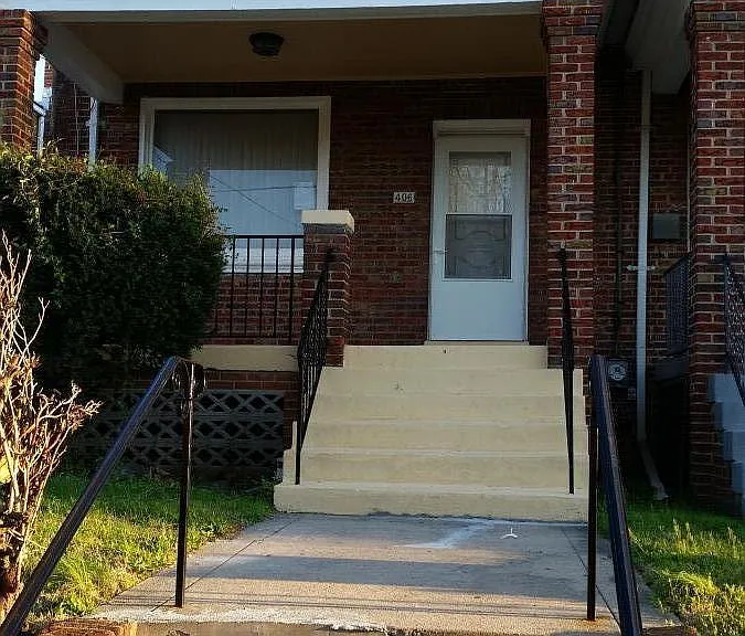 406 Ingraham St NW — Photo 1