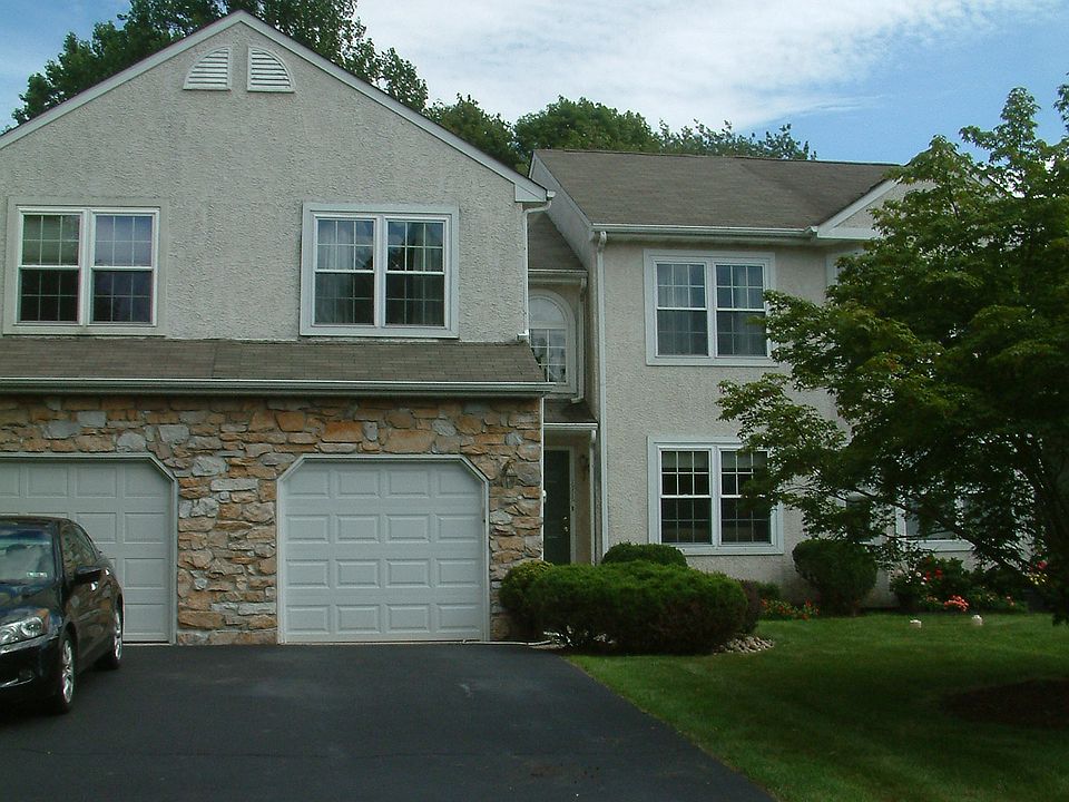 1716 Hood Lane