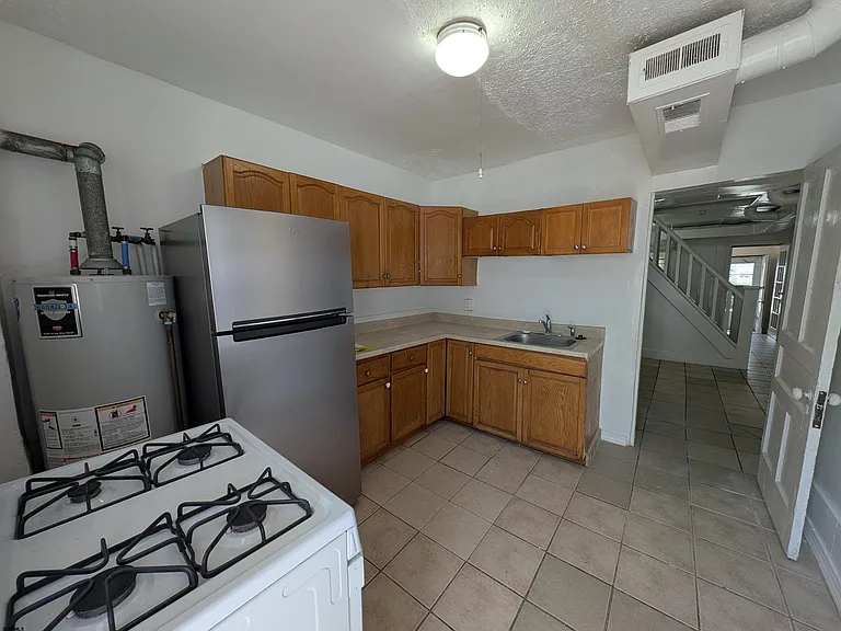 349 N Ocean Ave — Photo 6