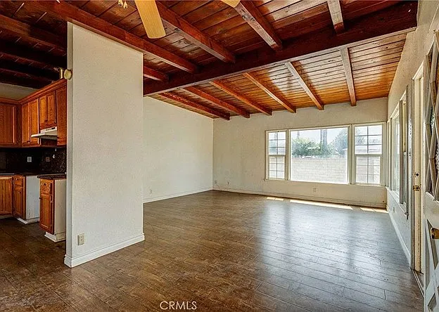 3 bed, 1072 sqft, $2,800 — Photo 2