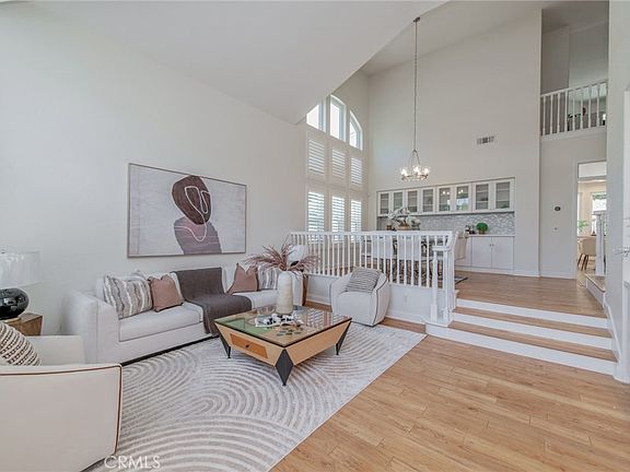 2nd image of 2748 Ashwood Cir
