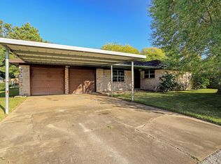 605 Lyndale Dr, Highlands, TX 77562