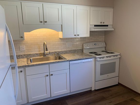 4th image of 2914 2nd St