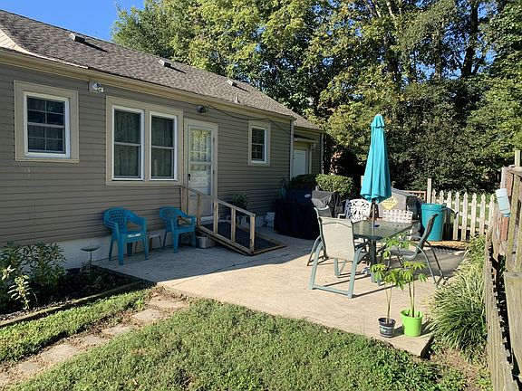 2nd image of 305 Hickory Dr