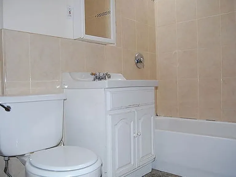 376 Madison St #2 — Photo 7