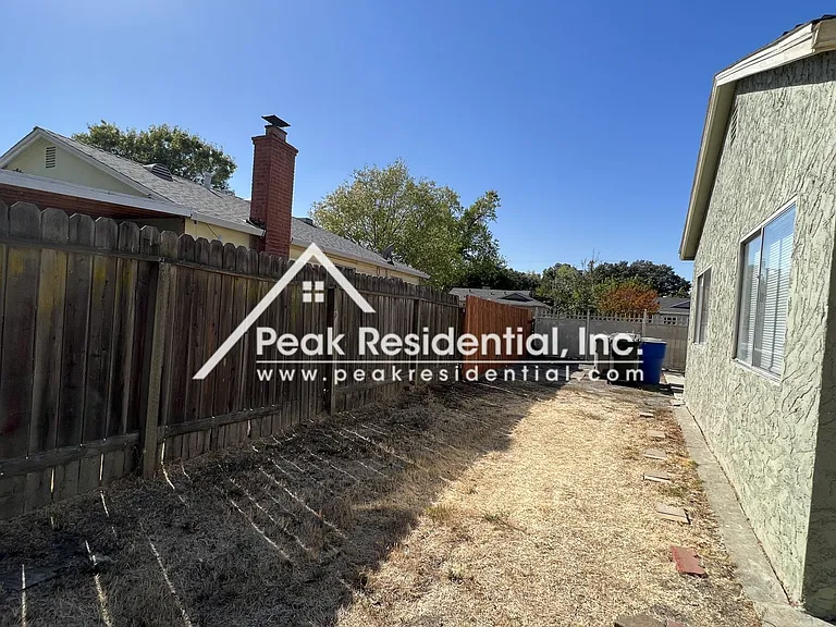 7417 Amherst St — Photo 30