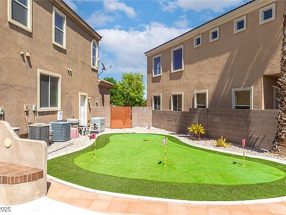 4th image of 8025 Villa Belen St