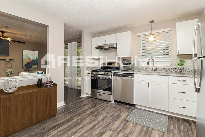 3 bed, 2.0 bath, 1258 sqft, $1,625 — Photo 3