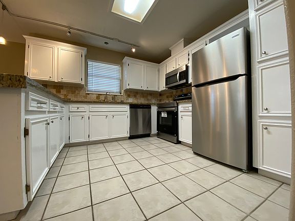 4th image of 6704 N 7th Ct #21